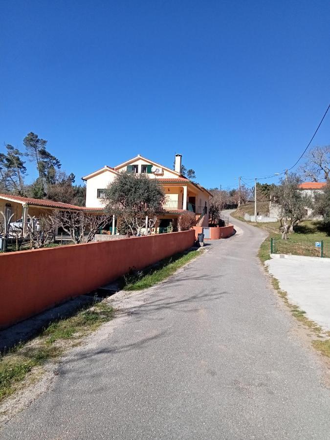 Alojamento Local - Casa Amarela Alvaiazere ภายนอก รูปภาพ